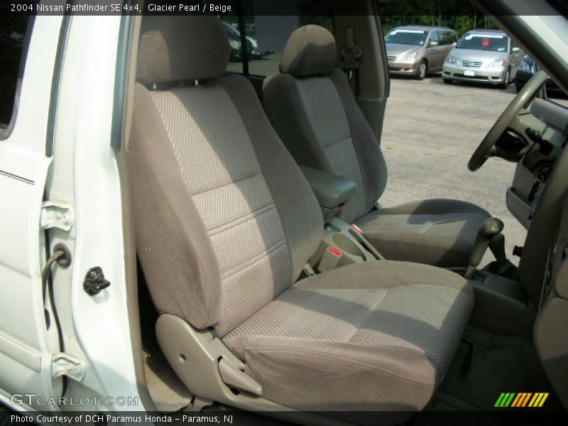 Glacier Pearl / Beige 2004 Nissan Pathfinder SE 4x4