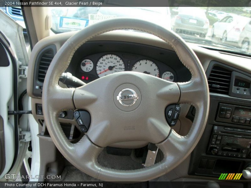 Glacier Pearl / Beige 2004 Nissan Pathfinder SE 4x4