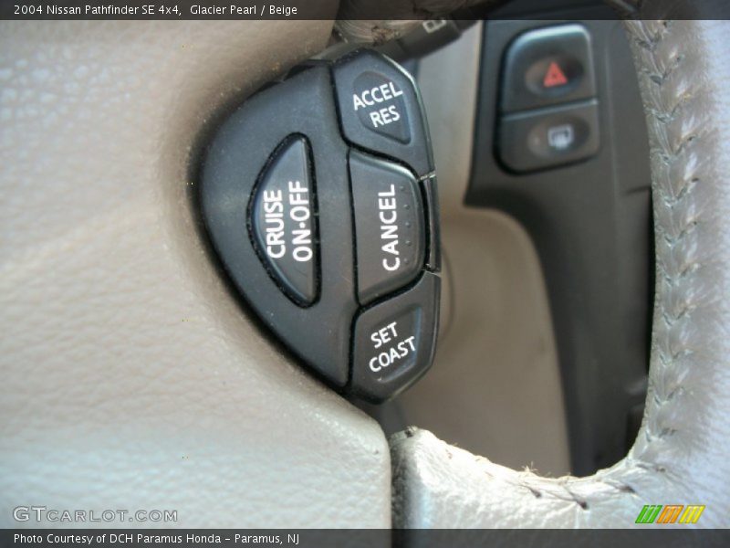 Glacier Pearl / Beige 2004 Nissan Pathfinder SE 4x4