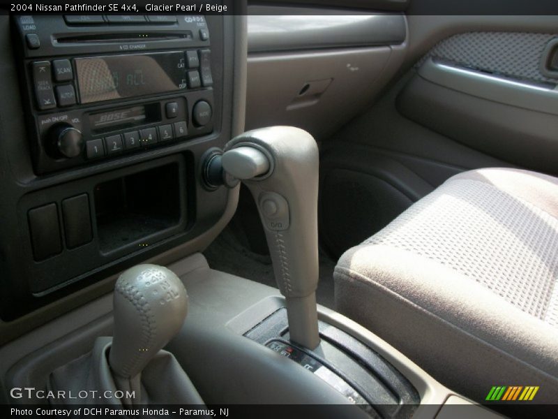 Glacier Pearl / Beige 2004 Nissan Pathfinder SE 4x4