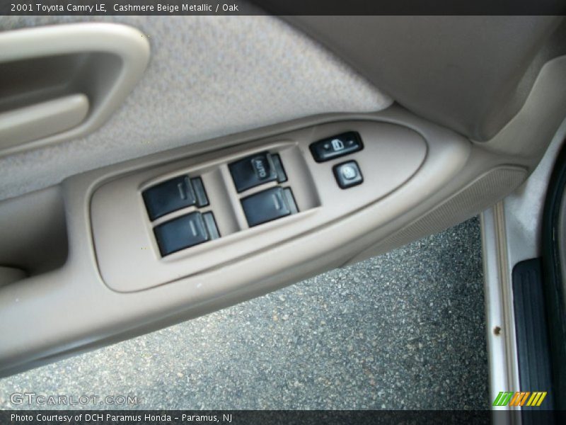 Cashmere Beige Metallic / Oak 2001 Toyota Camry LE