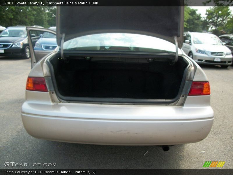 Cashmere Beige Metallic / Oak 2001 Toyota Camry LE