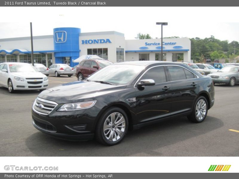 Tuxedo Black / Charcoal Black 2011 Ford Taurus Limited