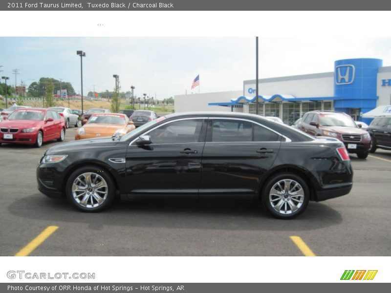 Tuxedo Black / Charcoal Black 2011 Ford Taurus Limited