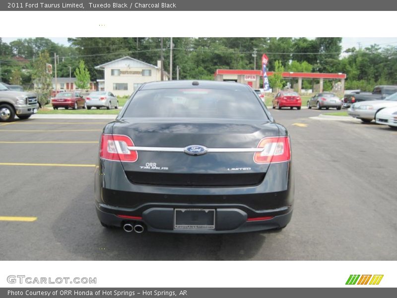 Tuxedo Black / Charcoal Black 2011 Ford Taurus Limited