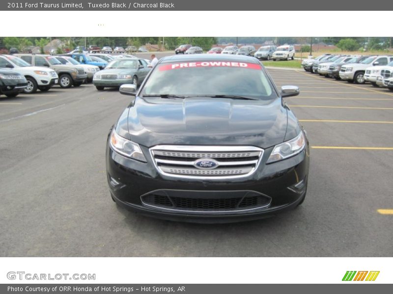 Tuxedo Black / Charcoal Black 2011 Ford Taurus Limited