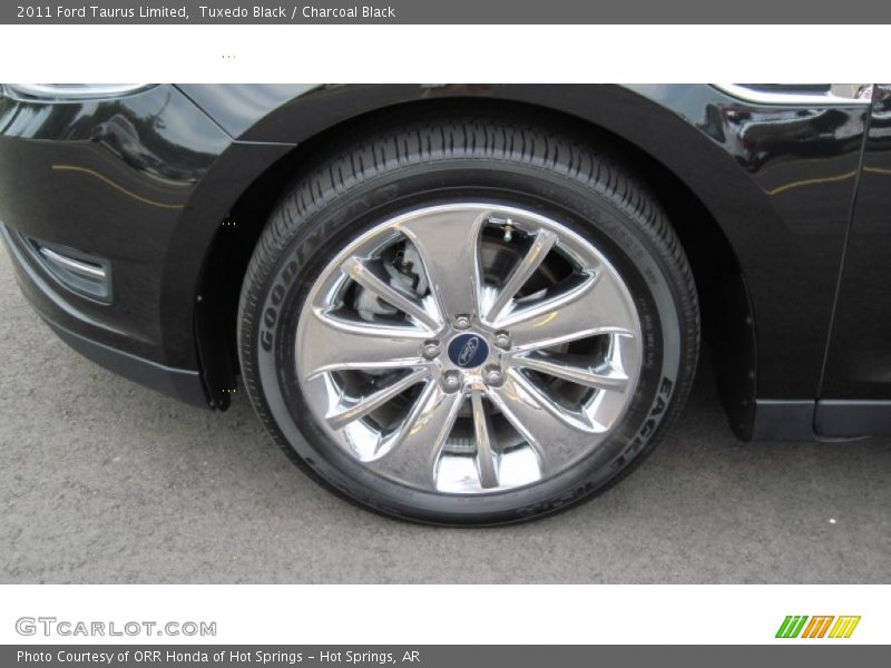 Tuxedo Black / Charcoal Black 2011 Ford Taurus Limited