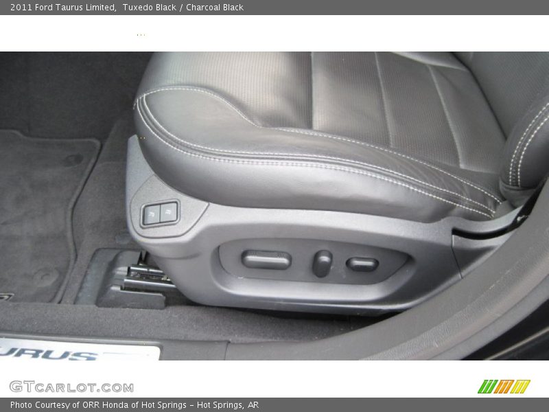 Tuxedo Black / Charcoal Black 2011 Ford Taurus Limited