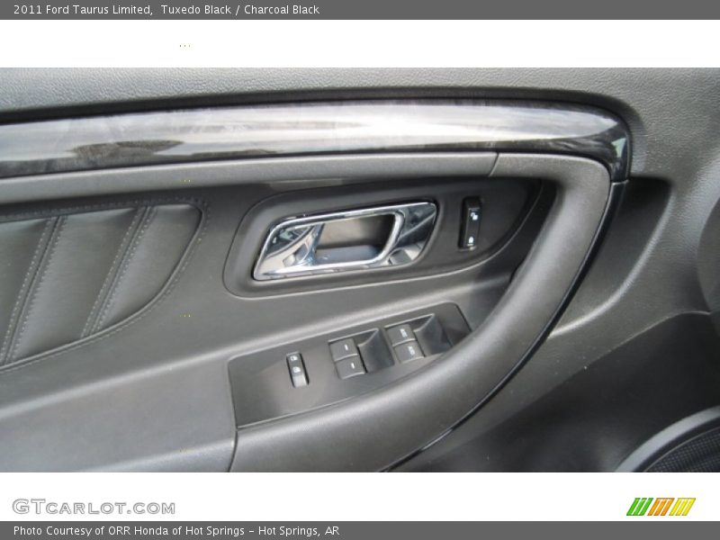 Tuxedo Black / Charcoal Black 2011 Ford Taurus Limited