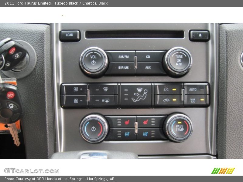 Tuxedo Black / Charcoal Black 2011 Ford Taurus Limited