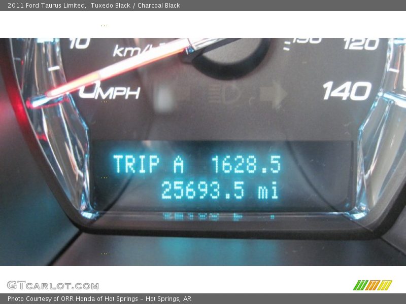 Tuxedo Black / Charcoal Black 2011 Ford Taurus Limited