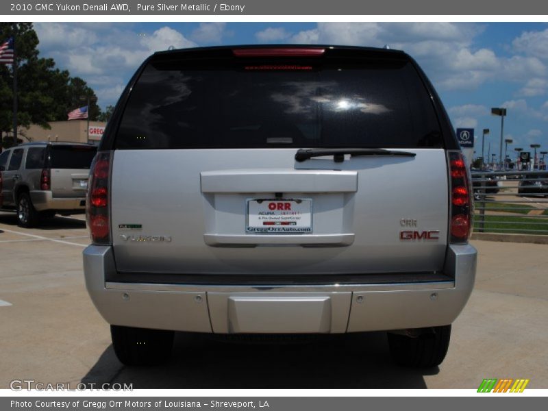 Pure Silver Metallic / Ebony 2010 GMC Yukon Denali AWD