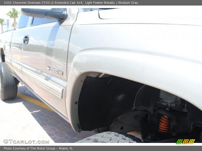 Light Pewter Metallic / Medium Gray 2002 Chevrolet Silverado 2500 LS Extended Cab 4x4