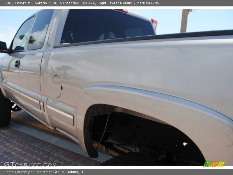 Light Pewter Metallic / Medium Gray 2002 Chevrolet Silverado 2500 LS Extended Cab 4x4