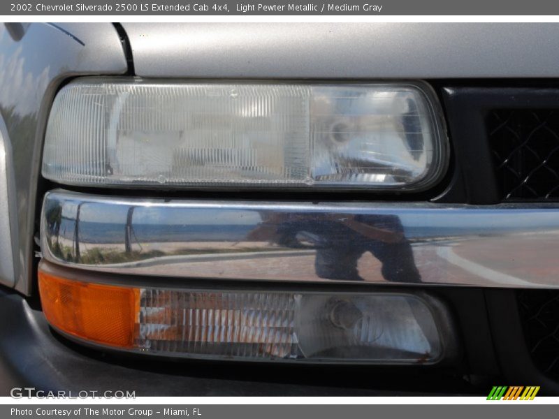 Light Pewter Metallic / Medium Gray 2002 Chevrolet Silverado 2500 LS Extended Cab 4x4
