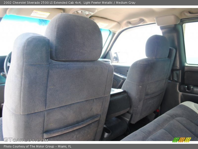 Light Pewter Metallic / Medium Gray 2002 Chevrolet Silverado 2500 LS Extended Cab 4x4