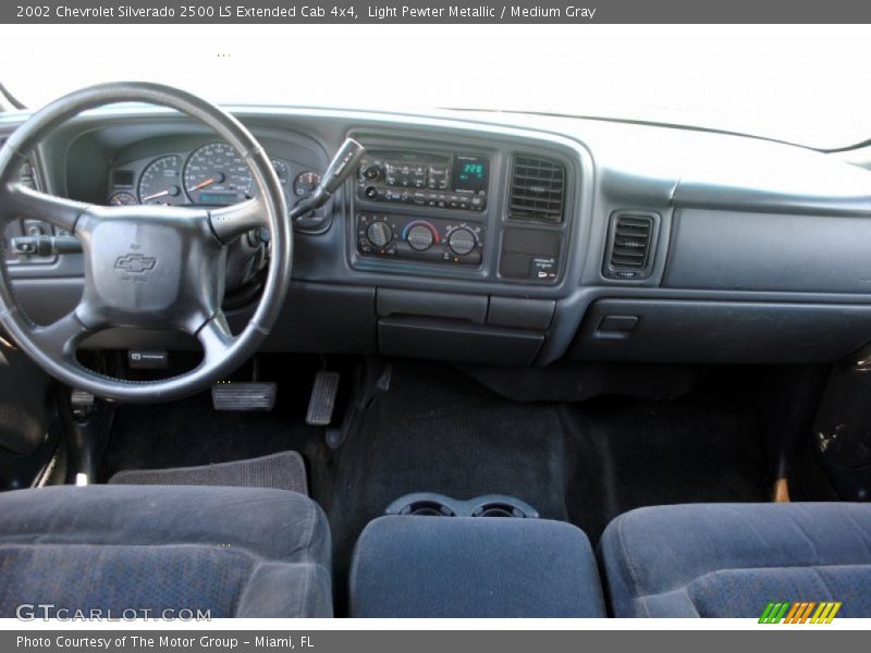 Light Pewter Metallic / Medium Gray 2002 Chevrolet Silverado 2500 LS Extended Cab 4x4
