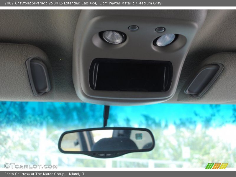 Light Pewter Metallic / Medium Gray 2002 Chevrolet Silverado 2500 LS Extended Cab 4x4