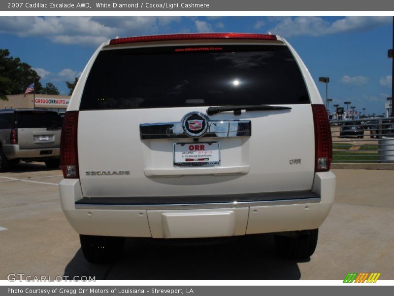 White Diamond / Cocoa/Light Cashmere 2007 Cadillac Escalade AWD