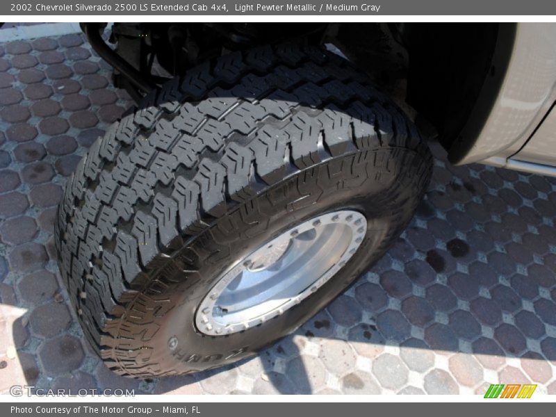Light Pewter Metallic / Medium Gray 2002 Chevrolet Silverado 2500 LS Extended Cab 4x4