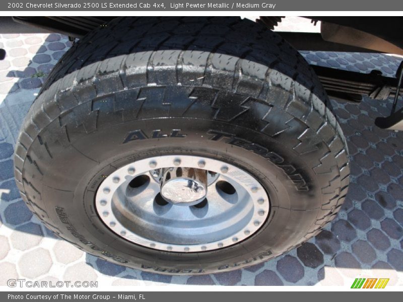 Light Pewter Metallic / Medium Gray 2002 Chevrolet Silverado 2500 LS Extended Cab 4x4