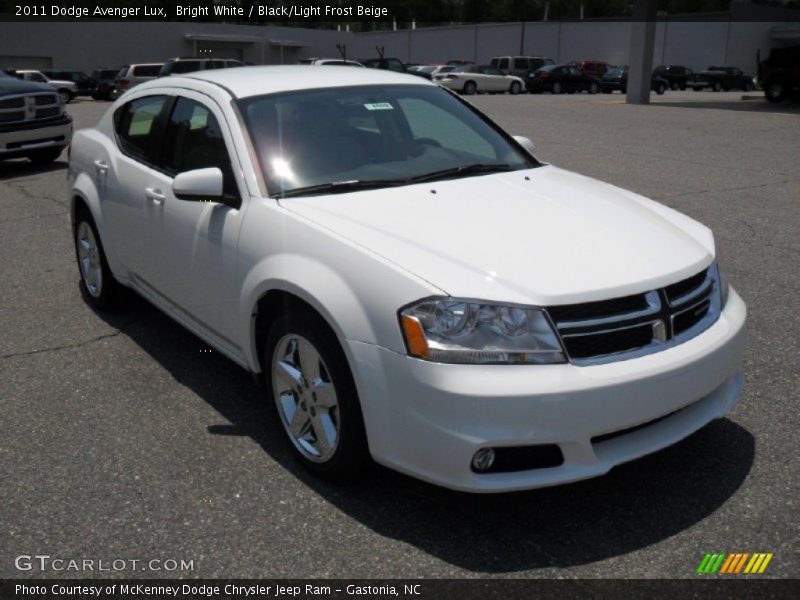 Bright White / Black/Light Frost Beige 2011 Dodge Avenger Lux