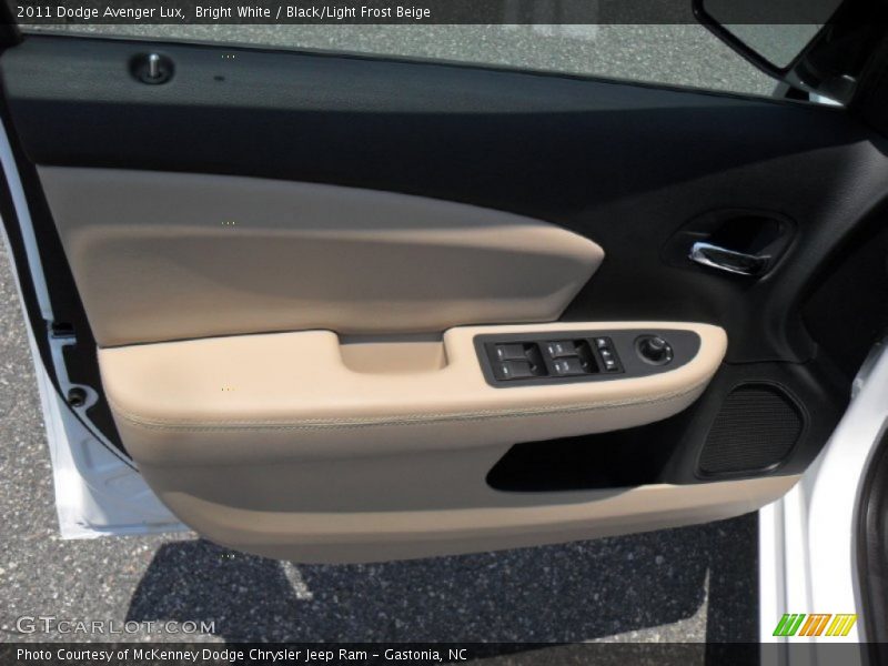 Bright White / Black/Light Frost Beige 2011 Dodge Avenger Lux