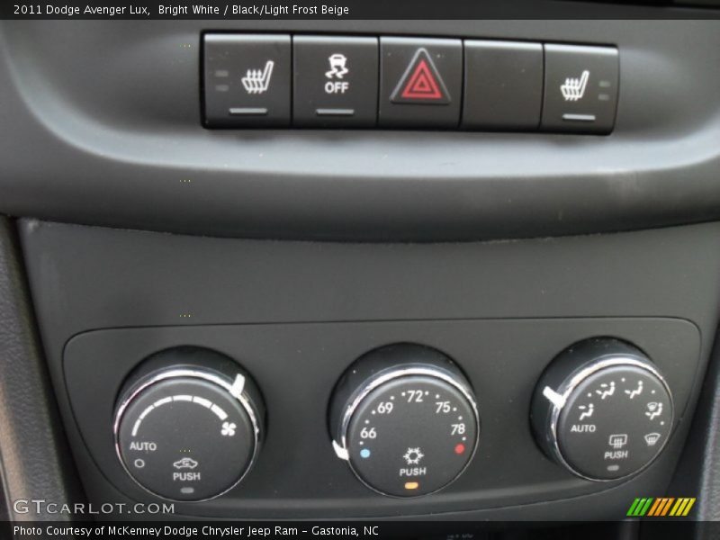 Bright White / Black/Light Frost Beige 2011 Dodge Avenger Lux