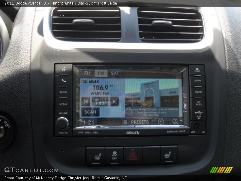 Bright White / Black/Light Frost Beige 2011 Dodge Avenger Lux