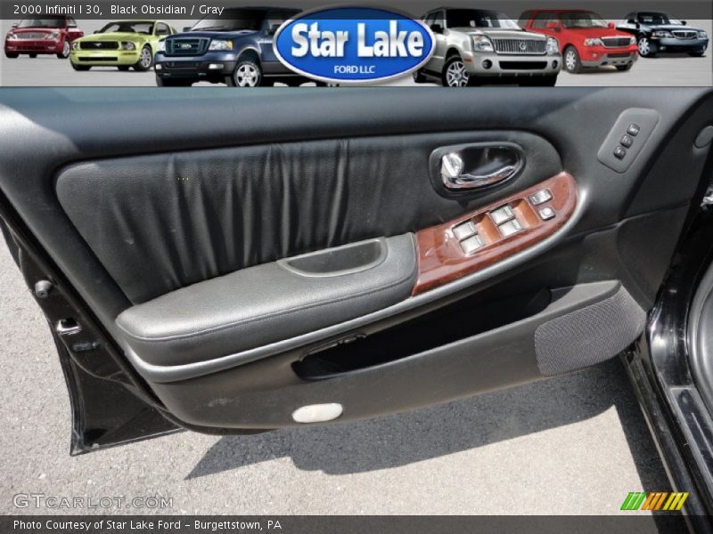Black Obsidian / Gray 2000 Infiniti I 30
