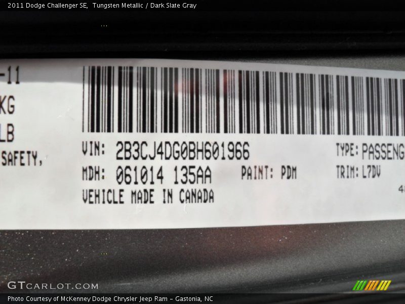 Tungsten Metallic / Dark Slate Gray 2011 Dodge Challenger SE