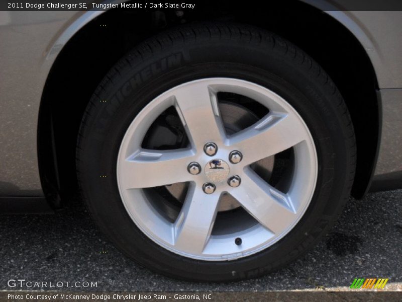 Tungsten Metallic / Dark Slate Gray 2011 Dodge Challenger SE