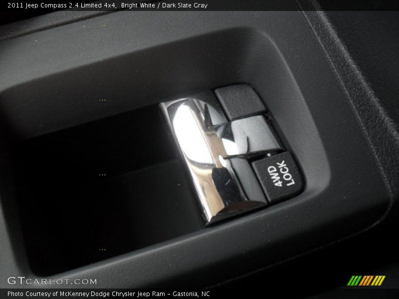 Bright White / Dark Slate Gray 2011 Jeep Compass 2.4 Limited 4x4