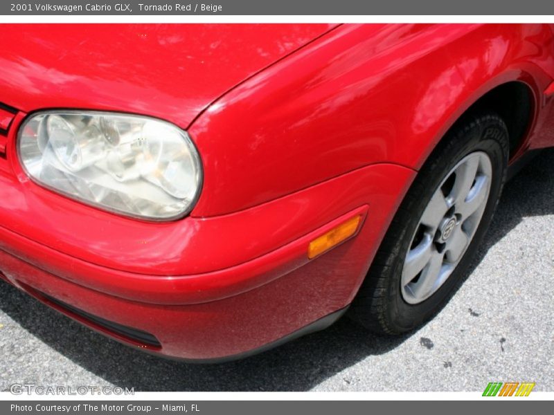 Tornado Red / Beige 2001 Volkswagen Cabrio GLX