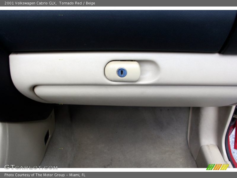 Tornado Red / Beige 2001 Volkswagen Cabrio GLX