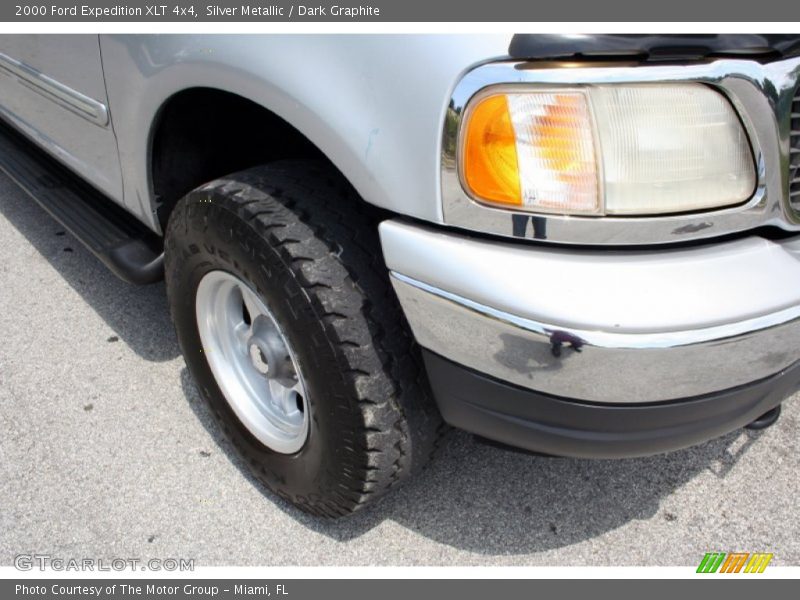 Silver Metallic / Dark Graphite 2000 Ford Expedition XLT 4x4