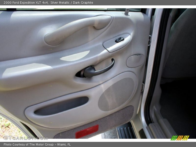 Silver Metallic / Dark Graphite 2000 Ford Expedition XLT 4x4