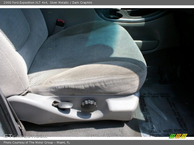 Silver Metallic / Dark Graphite 2000 Ford Expedition XLT 4x4