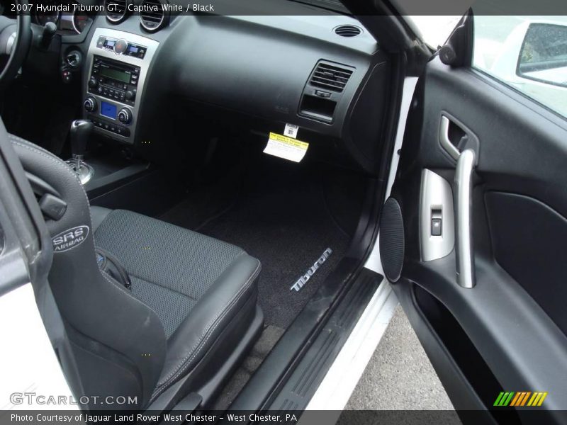 Captiva White / Black 2007 Hyundai Tiburon GT