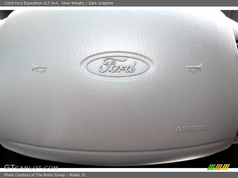 Silver Metallic / Dark Graphite 2000 Ford Expedition XLT 4x4