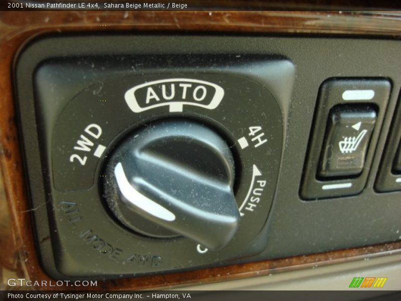 Sahara Beige Metallic / Beige 2001 Nissan Pathfinder LE 4x4