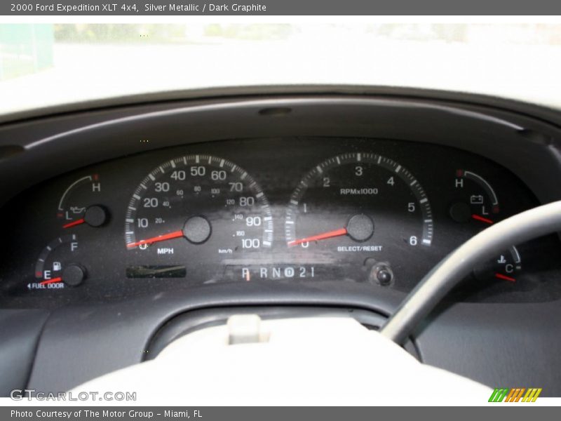 Silver Metallic / Dark Graphite 2000 Ford Expedition XLT 4x4