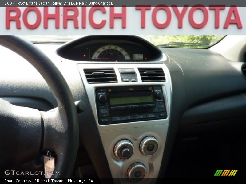 Silver Streak Mica / Dark Charcoal 2007 Toyota Yaris Sedan