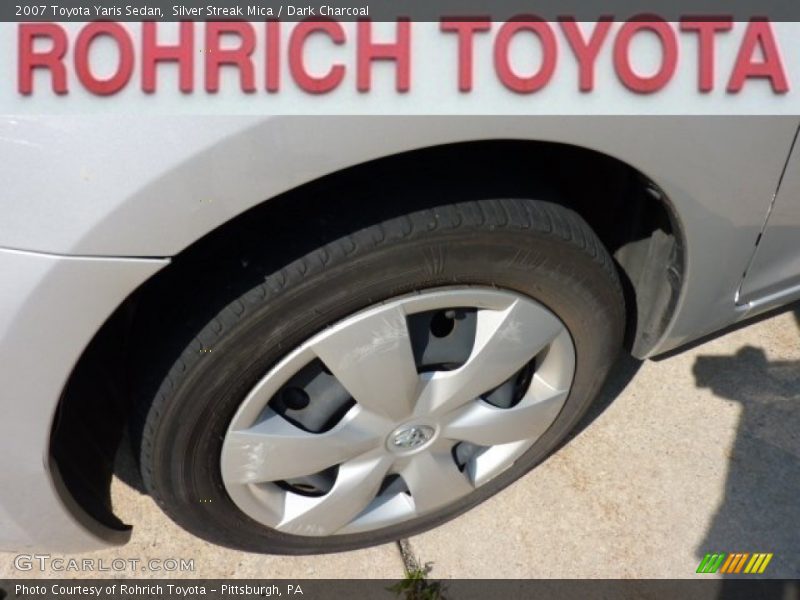 Silver Streak Mica / Dark Charcoal 2007 Toyota Yaris Sedan