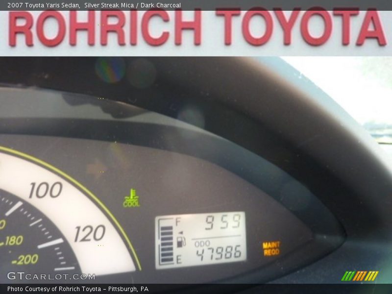 Silver Streak Mica / Dark Charcoal 2007 Toyota Yaris Sedan