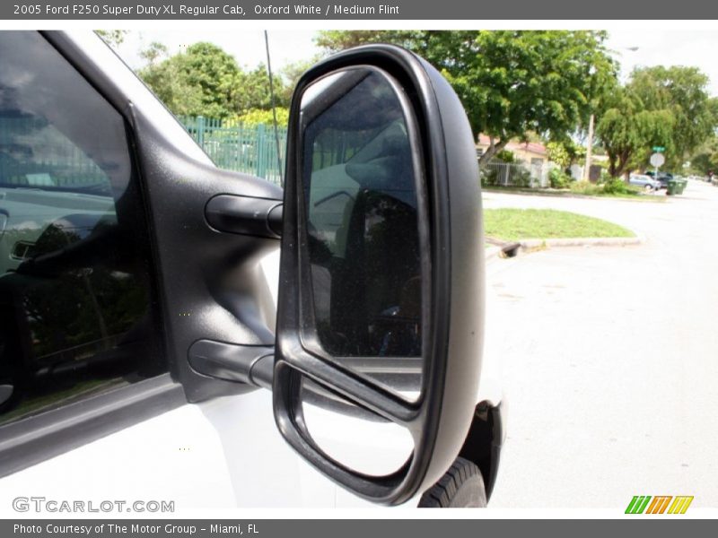 Oxford White / Medium Flint 2005 Ford F250 Super Duty XL Regular Cab