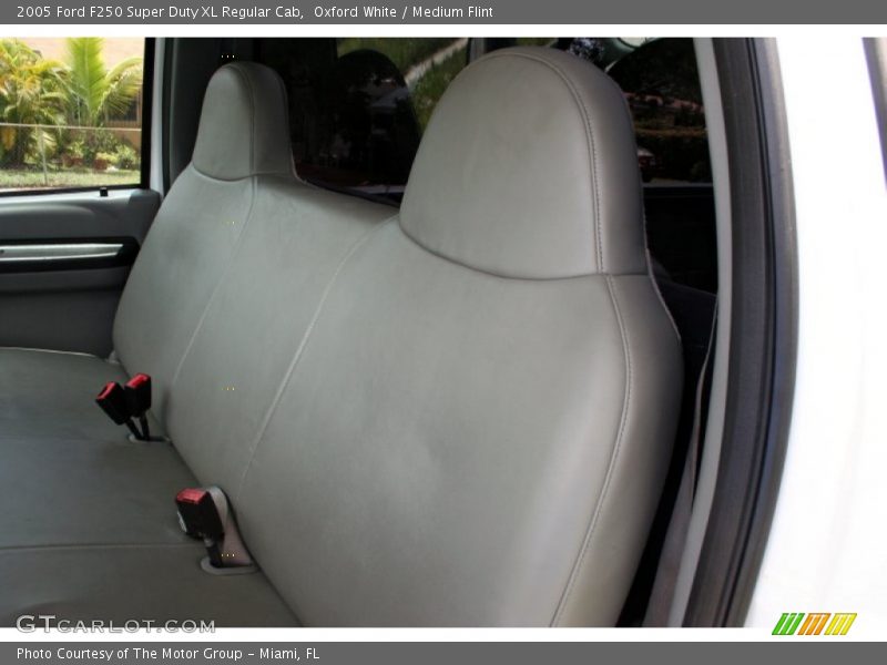 Oxford White / Medium Flint 2005 Ford F250 Super Duty XL Regular Cab