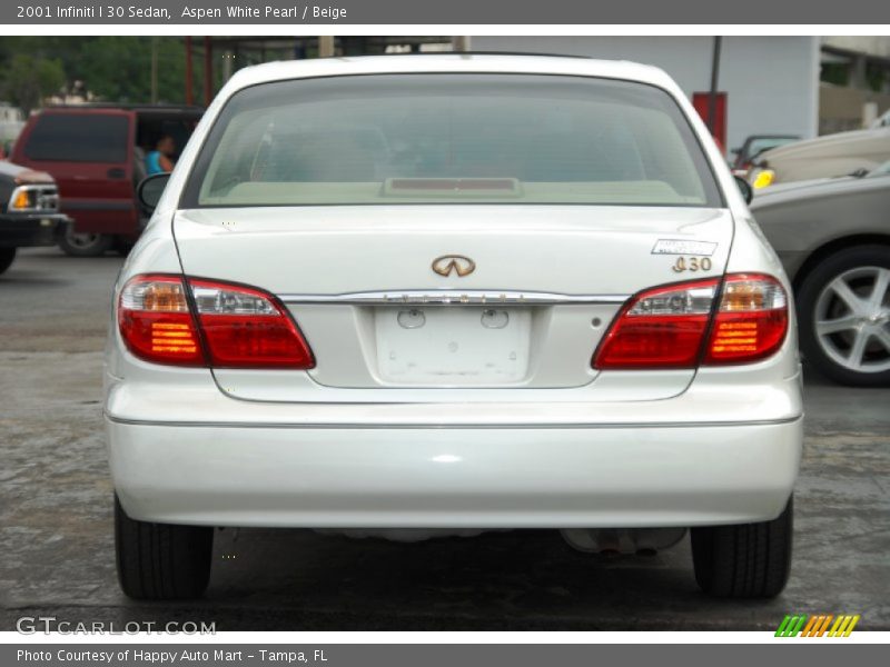 Aspen White Pearl / Beige 2001 Infiniti I 30 Sedan