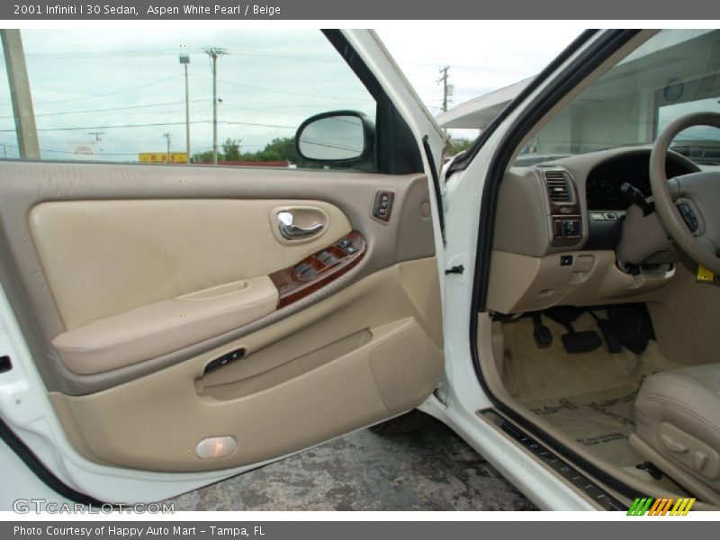 Aspen White Pearl / Beige 2001 Infiniti I 30 Sedan