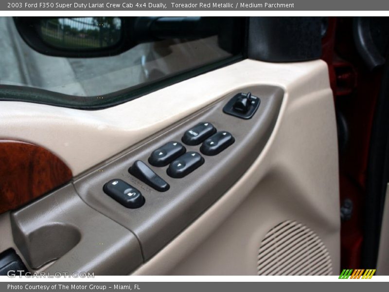 Controls of 2003 F350 Super Duty Lariat Crew Cab 4x4 Dually
